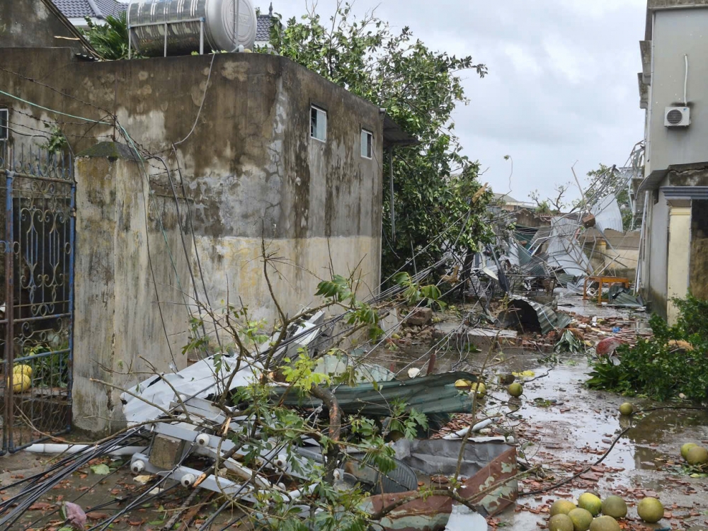 Hình ảnh bão số 10 tàn phá kinh hoàng tại Thanh Hóa
