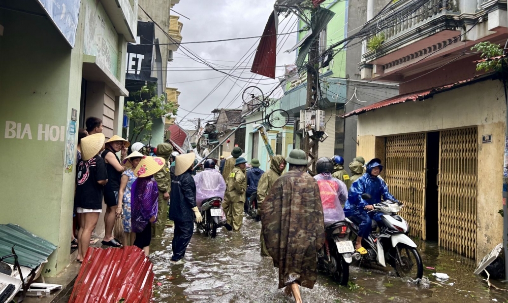 Khẩn trương khắc phục hậu quả bão số 10, ứng phó với lũ lụt, sạt lở do mưa lớn sau bão