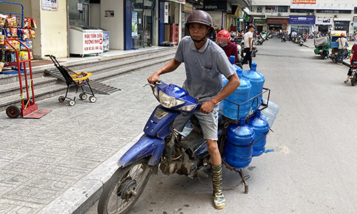 khan hiem loan gia nuoc dong chai tai ha noi