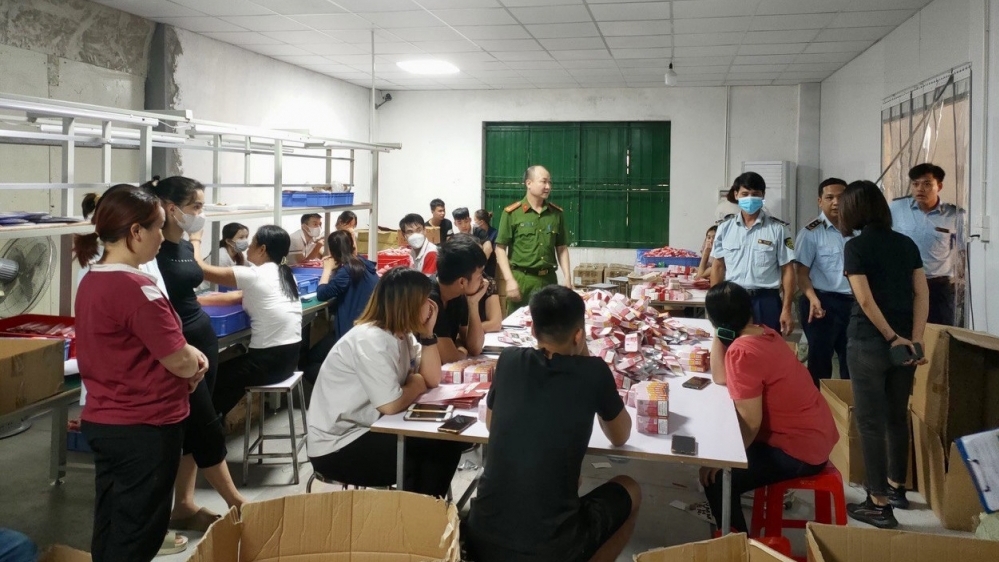 Phát hiện số lượng thuốc lá điện tử lớn nhất từ trước đến nay