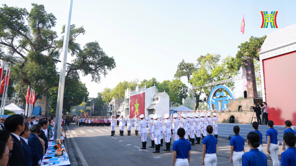 Hà Nội tái hiện lễ chào cờ đặc biệt ngày 10/10/1954