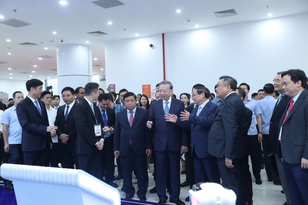 Thủ tướng: Không hạn chế không gian đổi mới sáng tạo của bất cứ tập thể và cá nhân nào