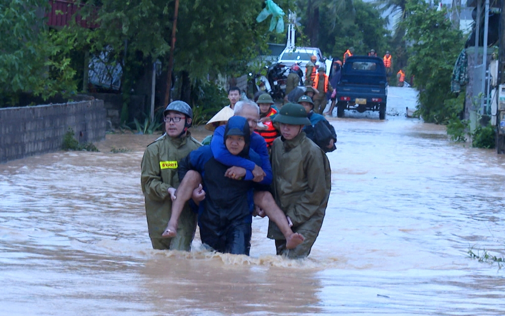 Bộ Tài chính yêu cầu chi trả bảo hiểm kịp thời trường hợp thiệt hại do bão số 10