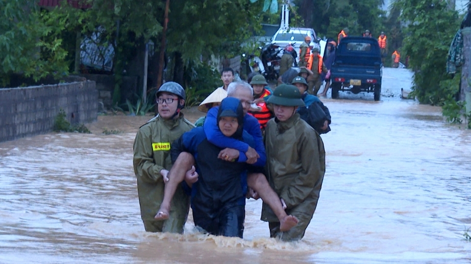 Bộ Tài chính yêu cầu chi trả bảo hiểm kịp thời trường hợp thiệt hại do bão số 10