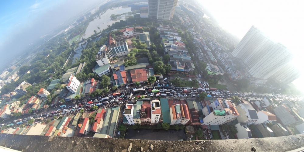 Khu đô thị Tân Tây Đô ngập sâu, giao thông tê liệt, chính quyền tìm cách ứng phó