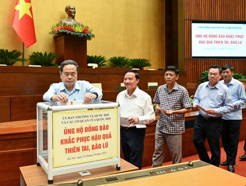 Các cơ quan Quốc hội quyên góp hỗ trợ đồng bào bị thiệt hại do mưa lũ