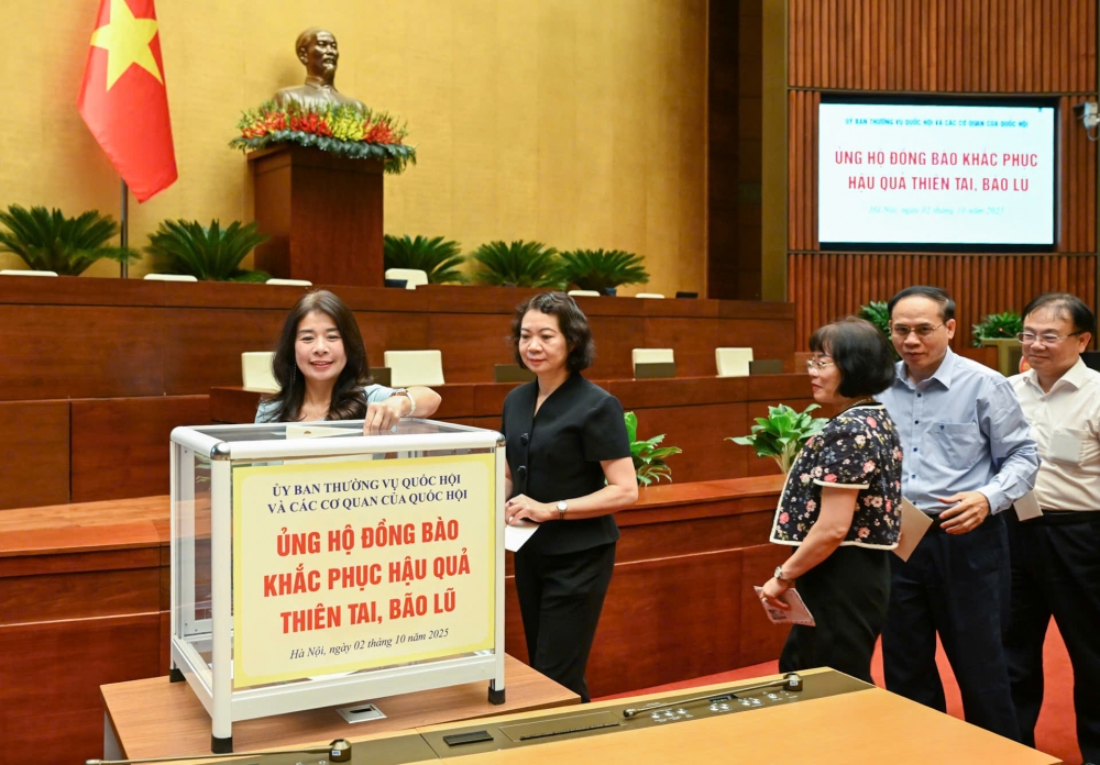 Các cơ quan Quốc hội quyên góp hỗ trợ đồng bào bị thiệt hại do mưa lũ