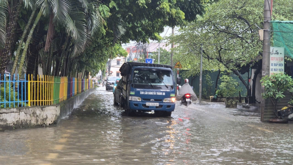 Hà Nội yêu cầu sớm khắc phục tình trạng ngập úng sau mưa bão Hà Nội yêu cầu sớm khắc phục tình trạng ngập úng sau mưa bão