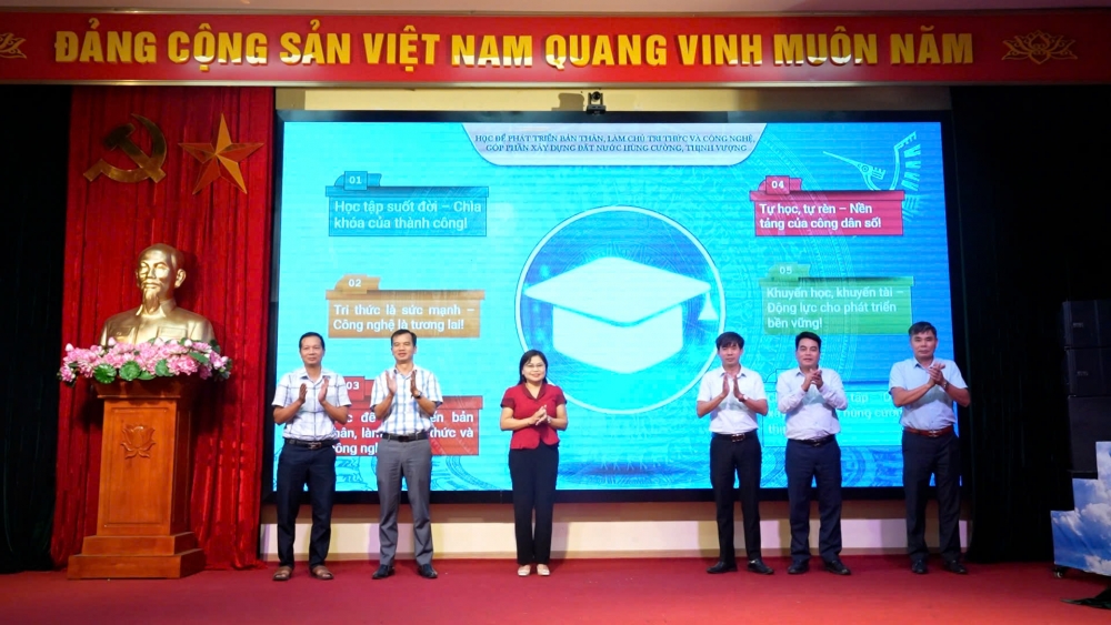Tuần lễ Học tập suốt đời tại xã Dương Hòa: Học để làm chủ tri thức và công nghệ
