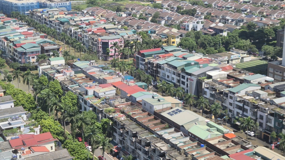 Hà Nội: Khu đô thị Tân Tây Đô vẫn mênh mông nước dù đã 3 ngày nắng ráo