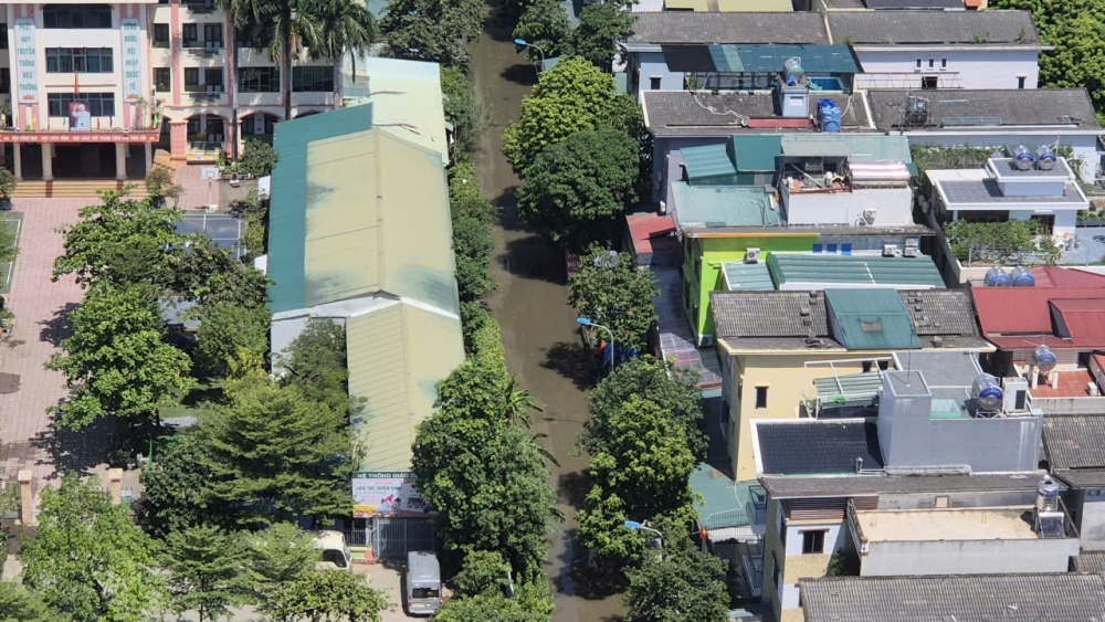 Hà Nội: Khu đô thị Tân Tây Đô vẫn mênh mông nước dù đã 3 ngày nắng ráo