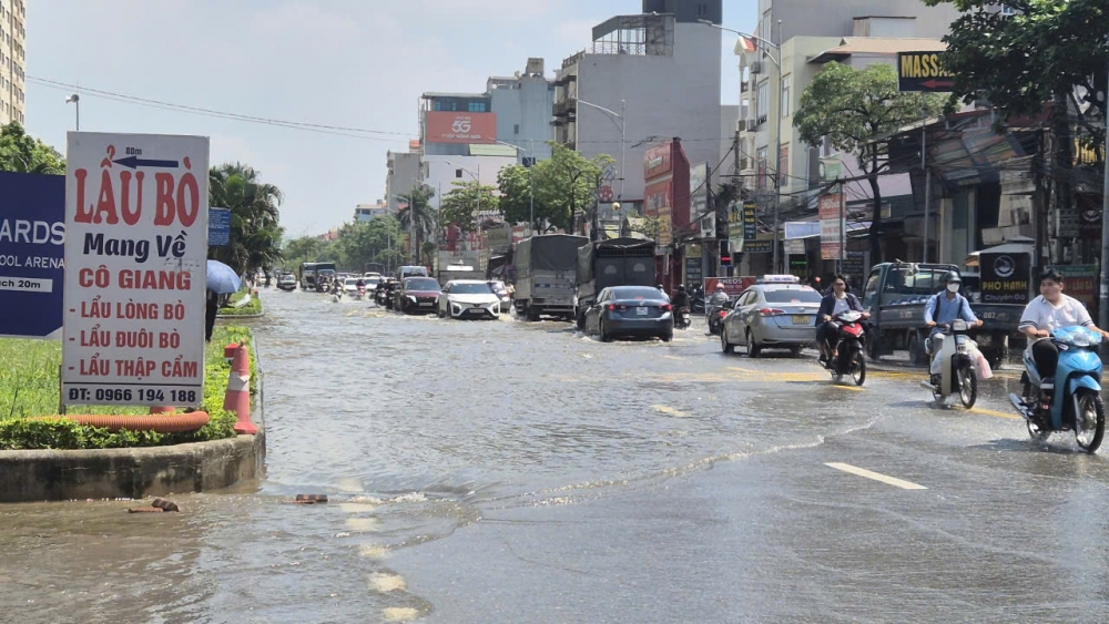 Hà Nội: Khu đô thị Tân Tây Đô vẫn mênh mông nước dù đã 3 ngày nắng ráo