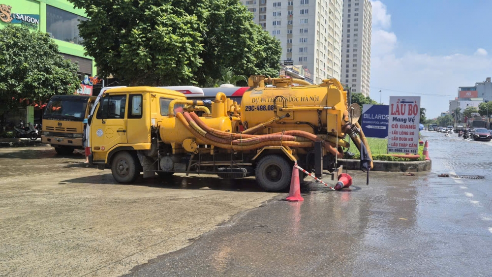 Hà Nội: Khu đô thị Tân Tây Đô vẫn mênh mông nước dù đã 3 ngày nắng ráo