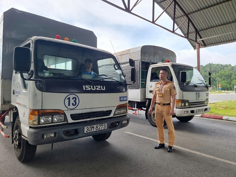 Cục CSGT thông tin mức phí sát hạch và lệ phí cấp giấy phép lái xe Cục CSGT thông tin mức phí sát hạch và lệ phí cấp giấy phép lái xe