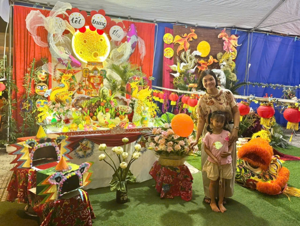 “Đêm hội trăng rằm” ở Hoài Đức: Mang yêu thương đến các cháu thiếu nhi