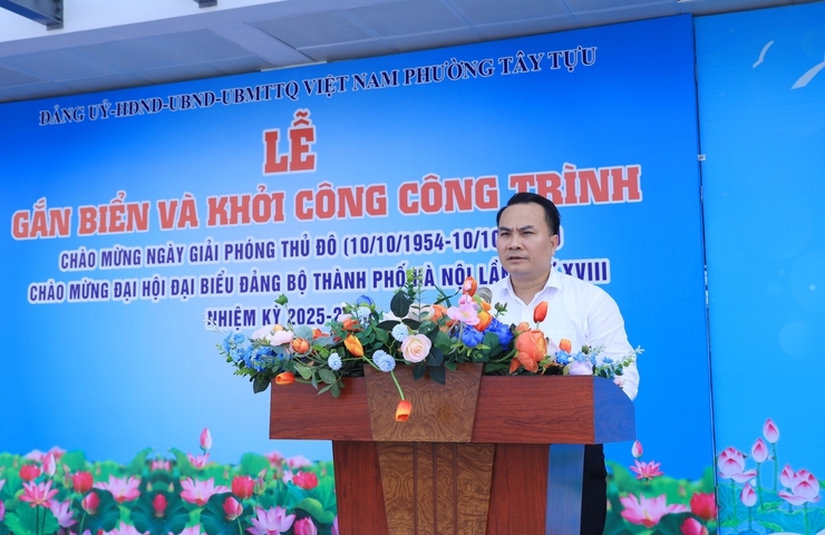 Gắn biển công trình Trường Tiểu học và THCS Bắc Từ Liêm mừng ngày hội lớn của Thủ đô