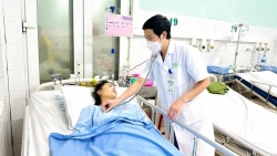 khong de nguoi dan vung chiu bao lu thieu noi kham chua benh khi om dau