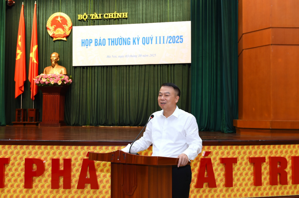 Thứ trưởng Bộ Tài Chính: Việc nâng hạng thị trường chứng khoán chỉ là bước khởi đầu