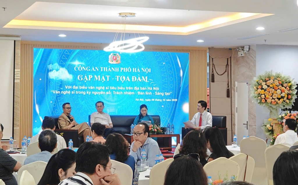 Chung tay bảo vệ an ninh văn hóa trên không gian mạng