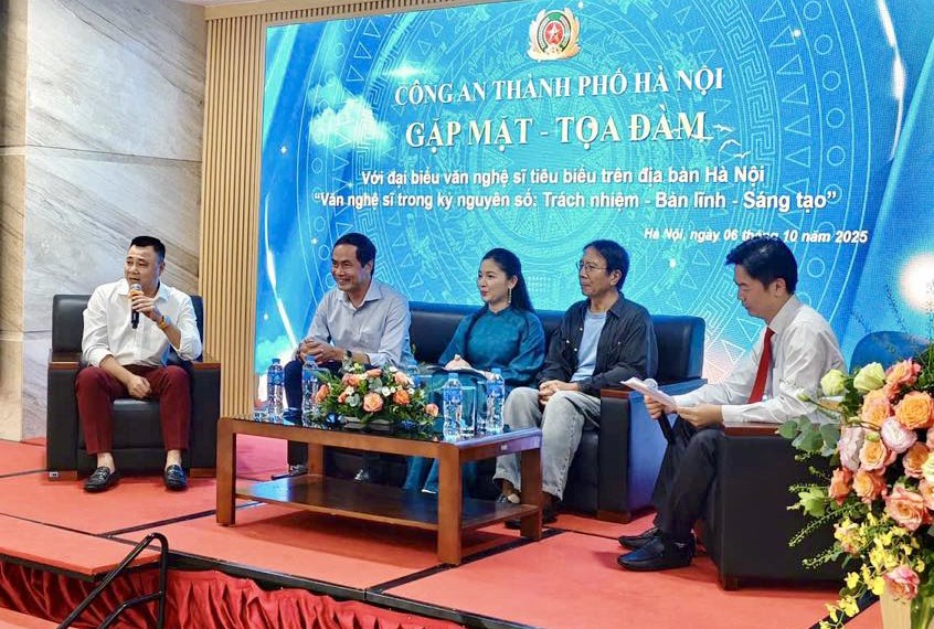 Chung tay bảo vệ an ninh văn hóa trên không gian mạng