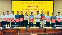 cong bo nguoi trung cu truong thon to truong to dan pho o xa hoai duc