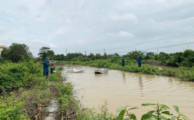 Hơn 180m bờ kênh T2-9 bị sạt lở, xã Hoài Đức khẩn trương gia cố