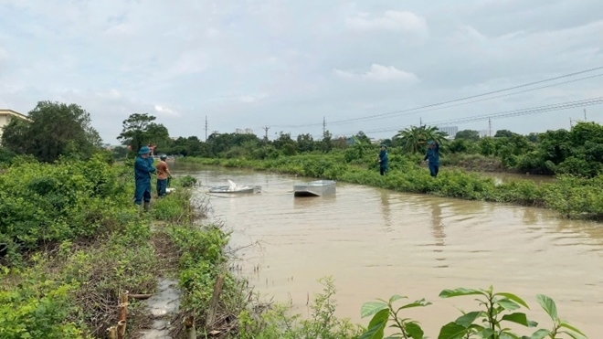 Hơn 180m bờ kênh T2-9 bị sạt lở, xã Hoài Đức khẩn trương gia cố