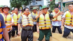 hinh anh thu tuong loi nuoc cung dan da cho thay su tan tuy het long vi nhan dan