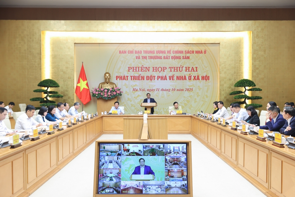Thủ tướng: Đột phá phát triển nhà ở xã hội phù hợp từng địa phương, đầy đủ hạ tầng và cân đối cung-cầu