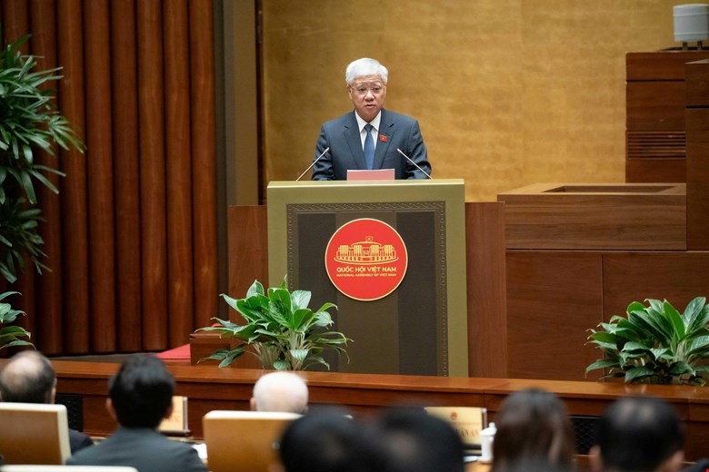 Người dân lo ngại về sự biến động khó lường của giá vàng và bất động sản