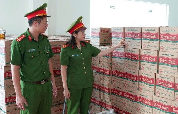 Nữ giám đốc chỉ đạo sản xuất 2,7 triệu lít dầu ăn giả bán ra thị trường