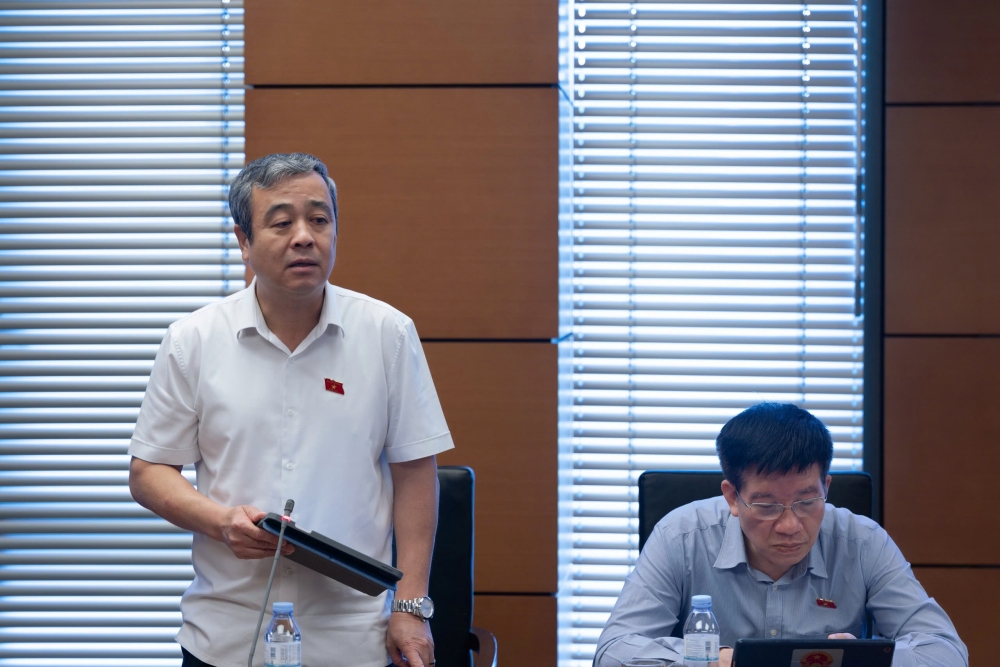 Cấm viên chức lợi dụng danh nghĩa cơ quan Nhà nước để 