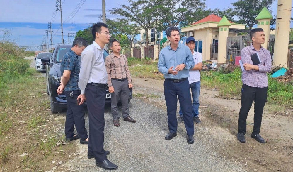 Bí thư xã Hoài Đức thị sát, đốc thúc tiến độ một số dự án giao thông