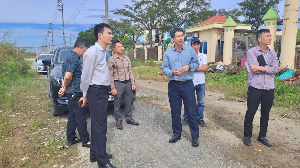 Bí thư xã Hoài Đức thị sát, đốc thúc tiến độ một số dự án giao thông