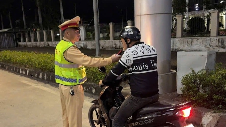 Hơn 3 tiếng xử lý hơn 2.000 “ma men” lái xe: Cục trưởng CSGT nói "đáng báo động"