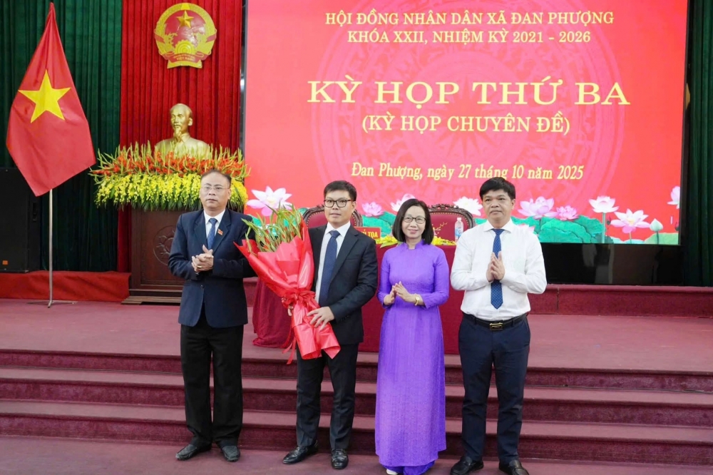 Một phó phòng tại Sở Xây dựng Hà Nội được bầu làm Phó Chủ tịch UBND xã Đan Phượng Một phó phòng tại Sở Xây dựng Hà Nội được bầu làm Phó Chủ tịch UBND xã Đan Phượng