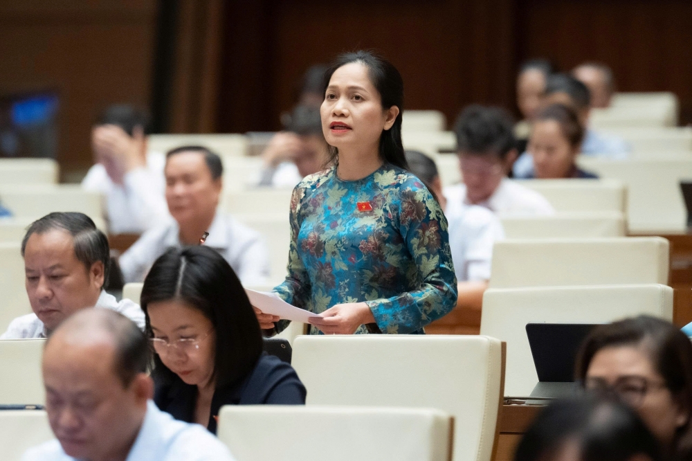 Công việc sau sáp nhập rất lớn, có công chức xã phải làm từ 10-12 tiếng/ngày