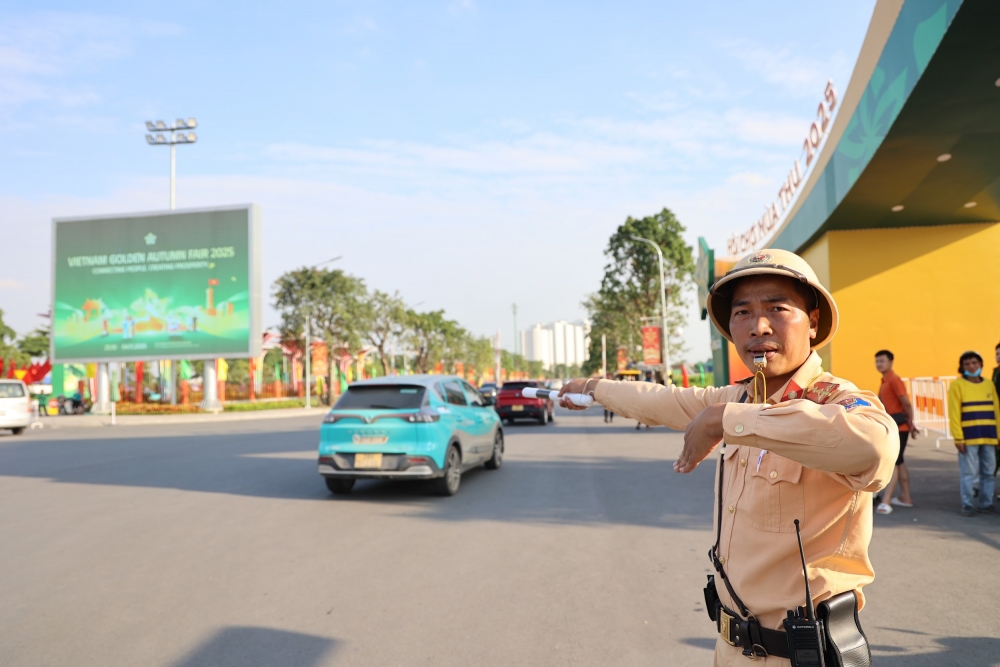 Công an Hà Nội: Bảo đảm tuyệt đối an toàn giao thông tại Hội chợ Mùa Thu 2025 Công an Hà Nội: Bảo đảm tuyệt đối an toàn giao thông tại Hội chợ Mùa Thu 2025