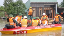 khan truong nhat quyet liet nhat khi khac phuc hau qua mua lu o mien trung