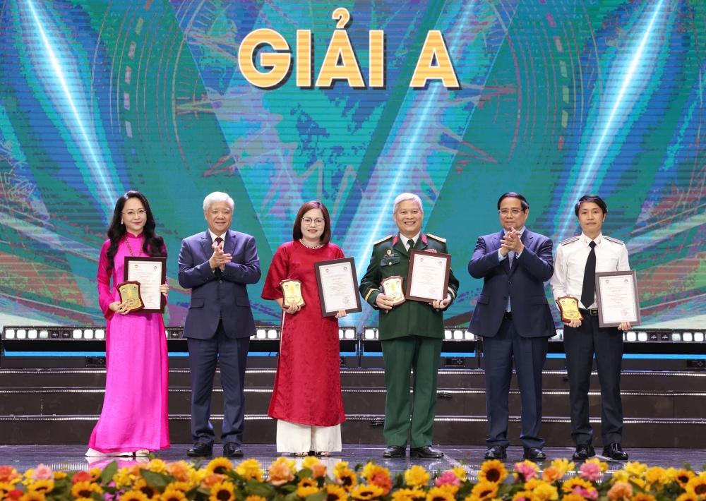 Thủ tướng: Mọi vi phạm, tội phạm về tham nhũng, lãng phí, tiêu cực, nhân dân đều biết