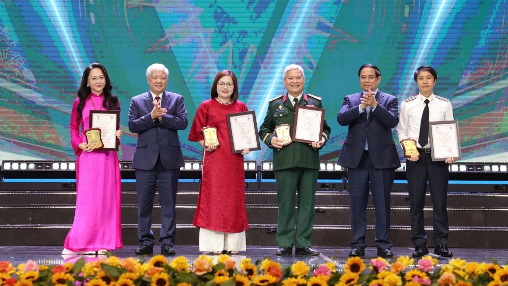 Thủ tướng: Mọi vi phạm về tham nhũng, lãng phí, tiêu cực, Nhân dân đều biết