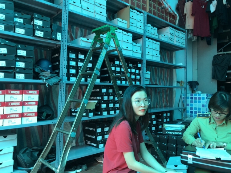 ha noi bon co so kinh doanh giay nghi gia nhan hieu noi tieng