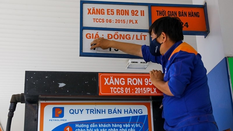 Giảm giá xăng dầu từ 15h, chiều 11/11