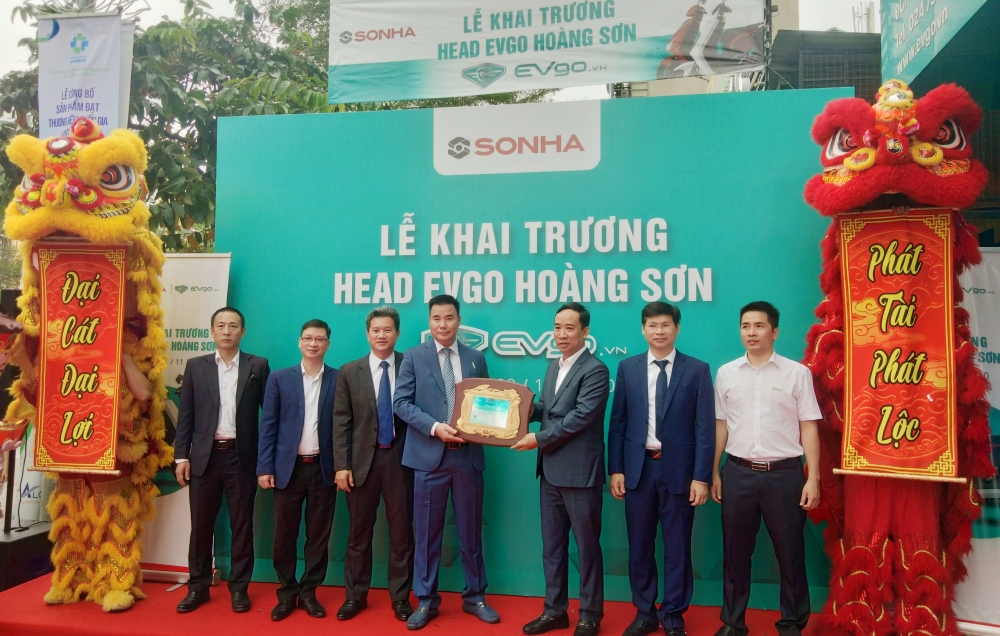 Tập đoàn Sơn Hà chính thức ra mắt cửa hàng xe máy điện đầu tiên