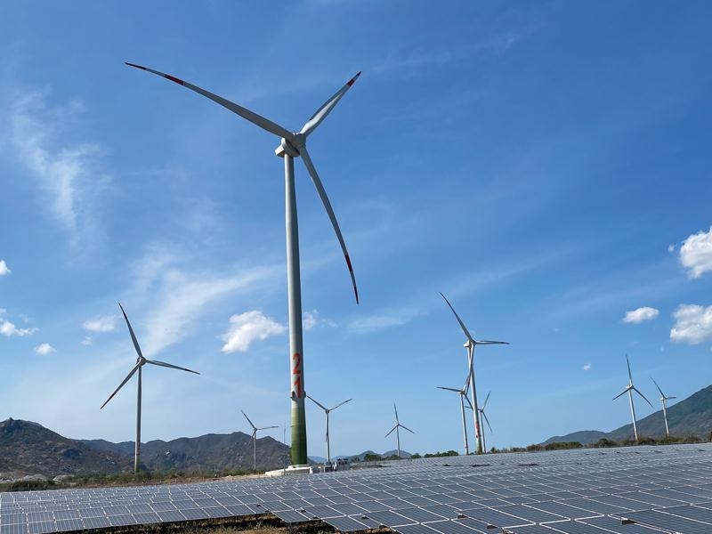 EVN chính thức đề xuất khung giá cho điện gió, điện mặt trời