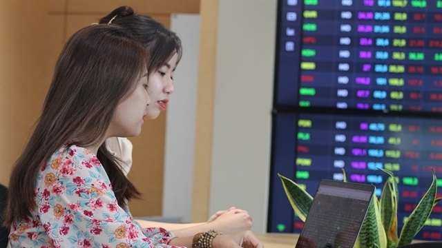 hon 100 quy dau tu chung khoan dang hoat dong tai viet nam