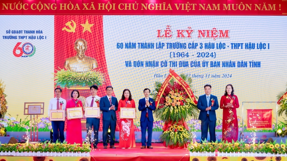 Ngôi trường 60 năm tỏa sáng với sự nghiệp “trồng người”