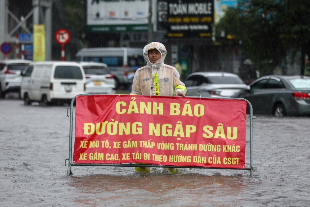 Bộ Xây dựng lý giải nguyên nhân Hà Nội cứ mưa to là ngập nhiều nơi Bộ Xây dựng lý giải nguyên nhân Hà Nội cứ mưa to là ngập nhiều nơi