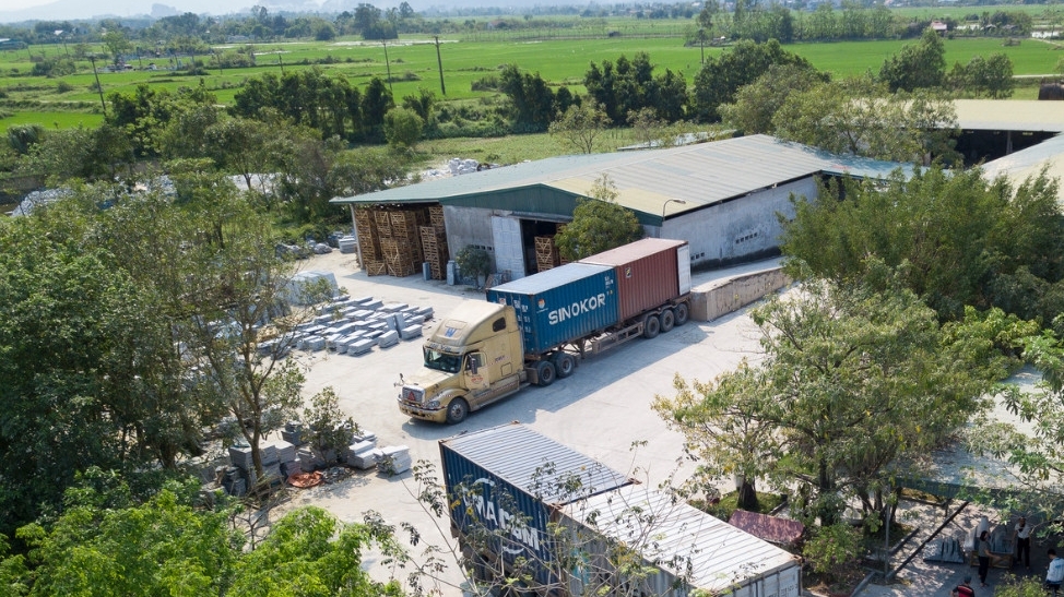 Thanh Hóa: Công ty TNHH đá tự nhiên Nam Giang đổ thải trái phép ra môi trường