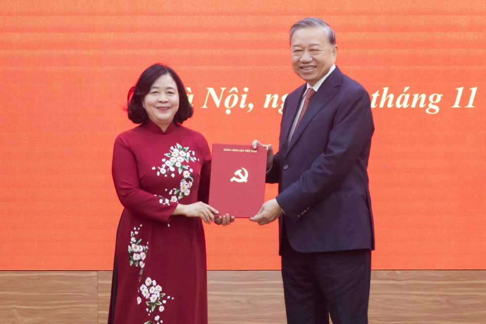 Đồng chí Bùi Thị Minh Hoài giữ chức Bí thư Đảng ủy MTTQ, các đoàn thể Trung ương Đồng chí Bùi Thị Minh Hoài giữ chức Bí thư Đảng ủy MTTQ, các đoàn thể Trung ương